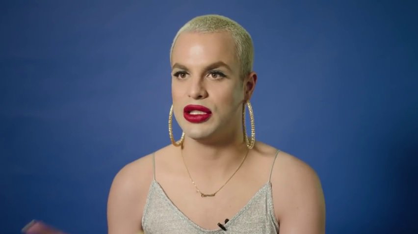 sextaNoticias's tweet photo. VÍDEO Tinder se abre a la diversidad LGTBI y emociona con su anuncio: "Hago lo que me da la gana porque moriré" https://t.co/nSNSg5r3Rr https://t.co/K0MDCt6iR9
