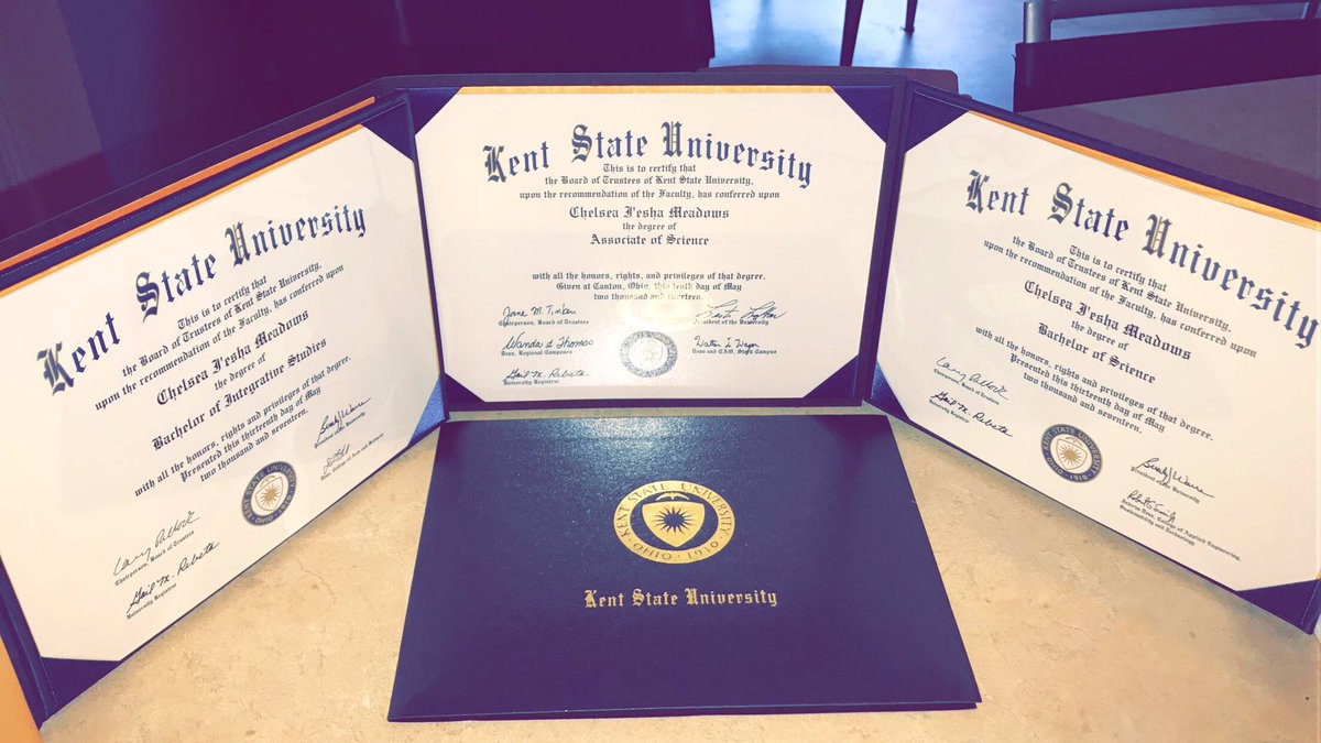 __ab5olute's tweet image. 6 yrs later ended up with..
Associate of Science✅
Bachelor of Science✅
Bachelor of Integrated Studies✅
Next stop.. Masters coming soon baby!