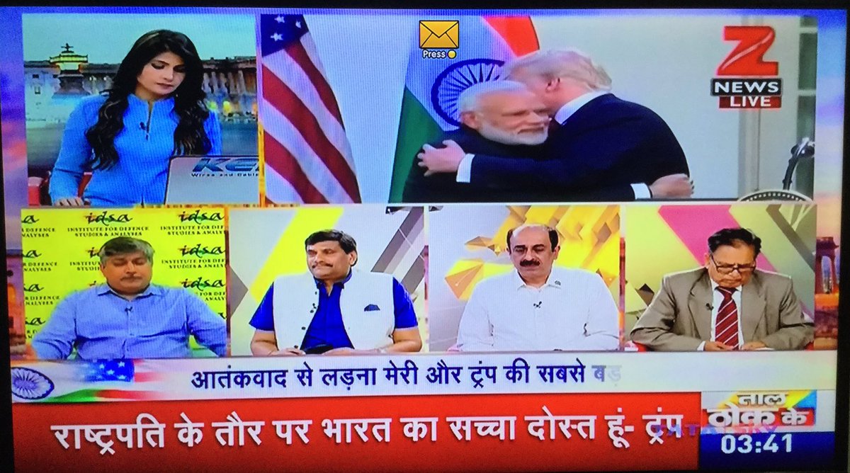 siddhinath's tweet image. आ गले लग जा #ModiHug #TrumpCard