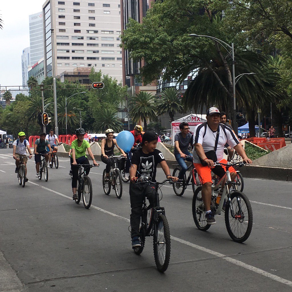 If Mexico DF can close major roads for cyclists on Sundays, why can't London?@BURDETTR @SiHenleyHHbr@DSDHA