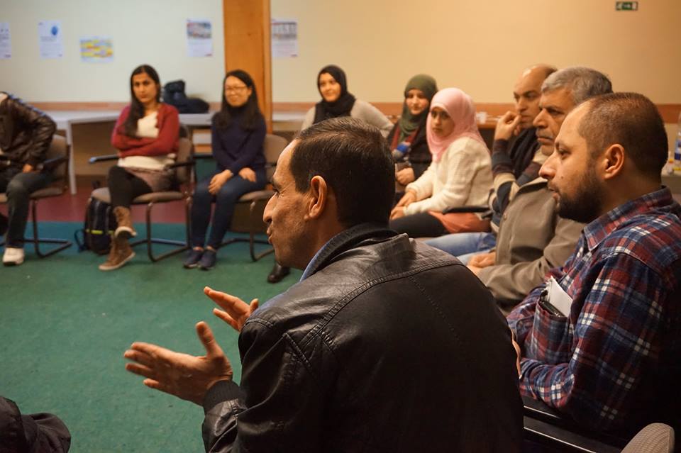 WarwickStar's tweet photo. Have you signed up yet to our final #ConversationClub for this term? Here's our usual link @WarwickVol @CRMCCov https://t.co/cZHm5NoqJc https://t.co/B7NRp833TE