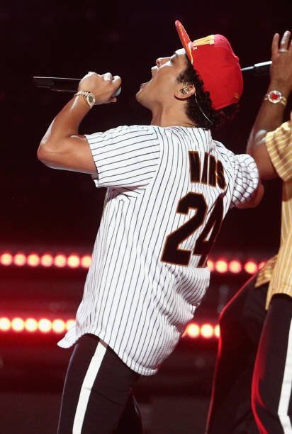 paradisebruno's tweet photo. @BrunoMars 🤴🏽 https://t.co/HmAoMSPz3H