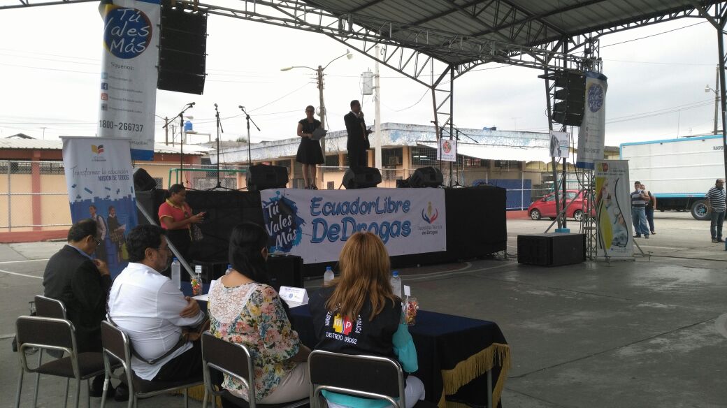 Salud_Guayas's tweet photo. Directora #Distrito09D02 participa en evento #TúValesMás organizado en parroquia Ximena 2 por la @Prevendrogas_Z8. #SinDrogasEsMejor https://t.co/ufgN5dacBN