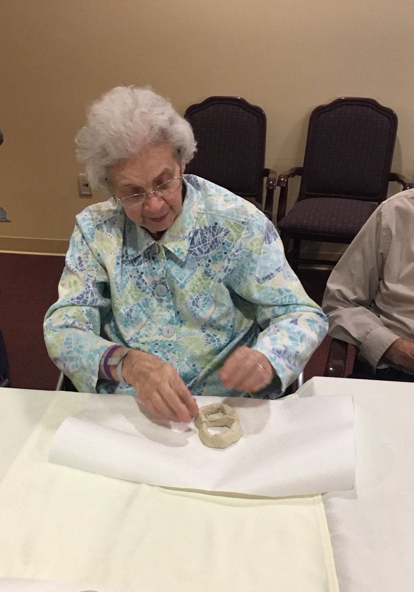 Oaks_NPWoods's tweet photo. Artisan's at work. Our creative juices were flowing today. π#clayexploration #memorycare https://t.co/k6Ypt5I21x