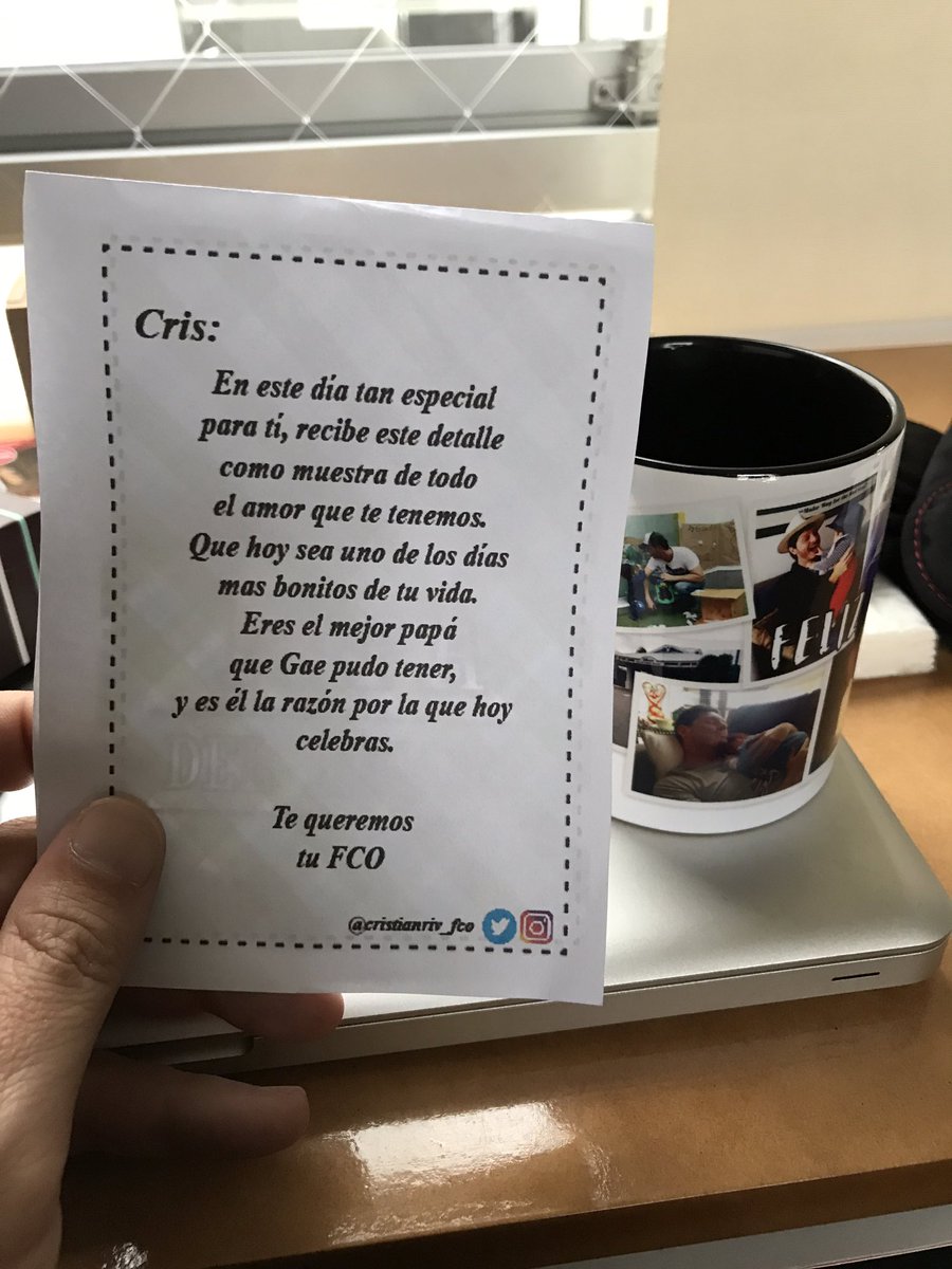 _CristianRivero's tweet photo. Recién me lo dan 😕MUCHAS GRACIAS chicas 😃@_krisita y Rosalyn por el detalle y el cariño de siempre @_CristianRivFCO https://t.co/YINDA0Z9H7