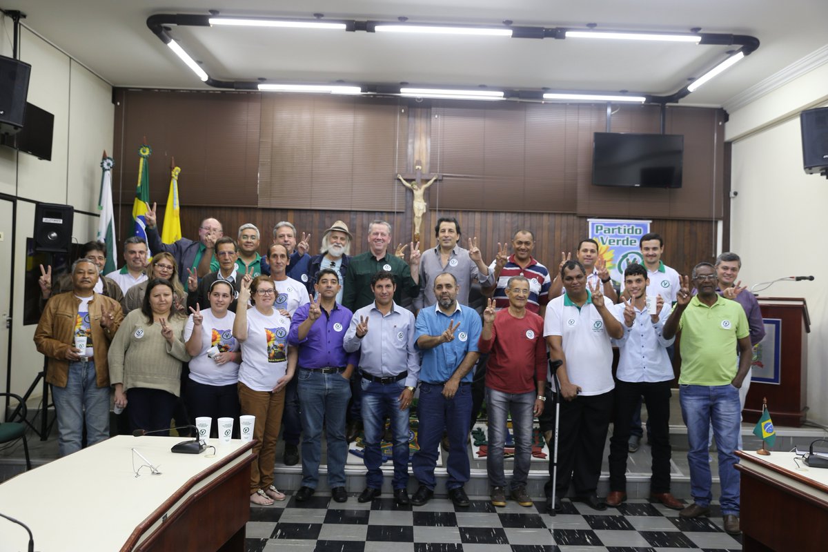 PartidoVerdePR's tweet photo. PVs do Noroeste se preparam para as eleições de 2018
Encontro ocorreu no último sábado (24) na cidade de Paranavaí.
https://t.co/C40EceeCAa https://t.co/3Xwn9a9I6n