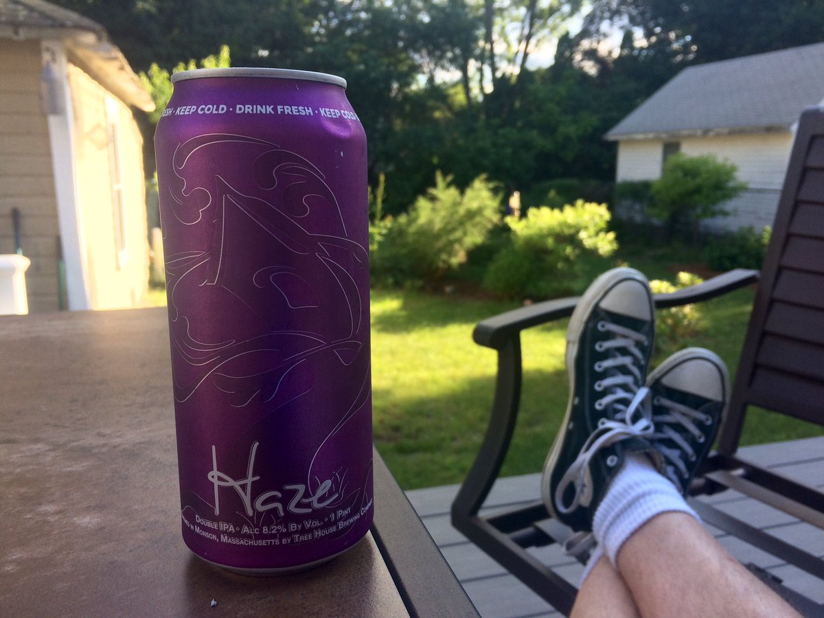 MassBrewBros's tweet photo. Time to put the feet up and enjoy some @TreeHouseBrewCo "Haze" for #MassBrewMonday #MassBeer #craftbeer #drinklocal #spreadinggoodbeer https://t.co/0ND7dw0Rki