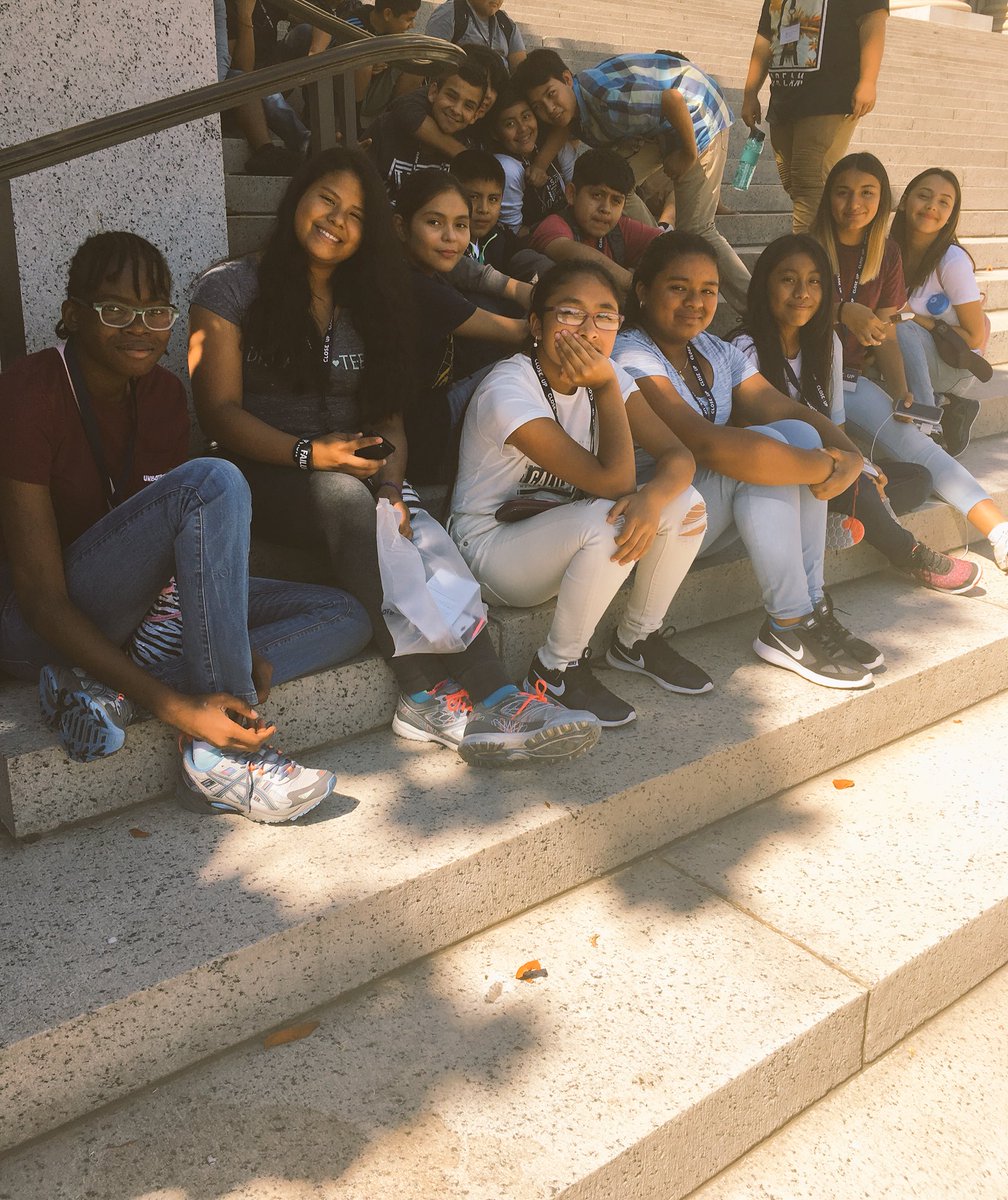 CUkatiew's tweet photo. Students were excited to see our  founding documents @USNatArchives. #CloseUpDC https://t.co/d1RxVv1BEF