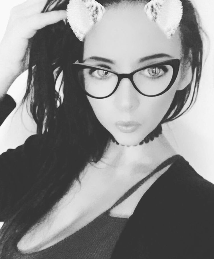 BabyLexiRose's tweet photo. Open for new piglets 🐷
Where are all my little piggys tonight? #findom #acceptingpaypigs @rt_goddess @RTfindom1 @rtdommes1 @RT4FD 💋💋💋 https://t.co/U0RXuFpaIC