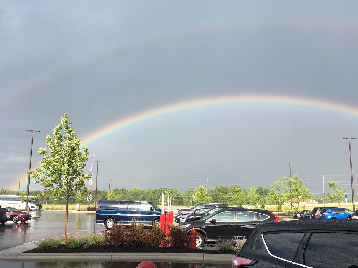 jamesp501's tweet photo. Wow - really bright double rainbow outside @Costco in #BostonHeights #ohwx https://t.co/2dSZAbsp32