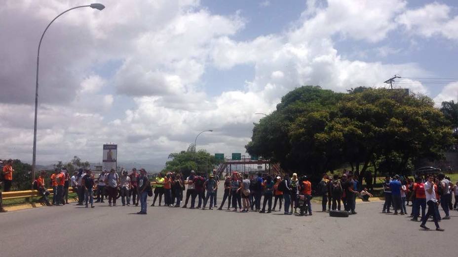 Terrazas del Ávila se une al "trancazo" nacional bit.ly/2sJo9k9
