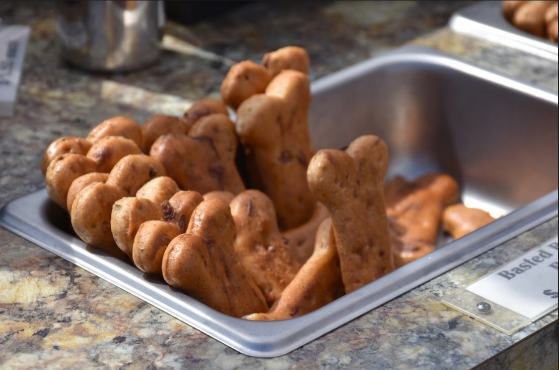 prfmkt's tweet photo. Don't forget to bring your furry friends to the market! @MushyfaceCookie  sells all natural treats for man's best friend.  #MarketMonday https://t.co/m05Ad0YUSv