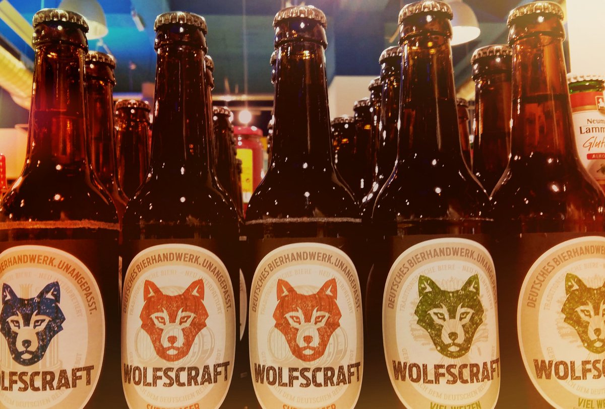 WerewolfKit's tweet photo. Beer with the pack! 🐺 @vasja_romanow  @Rudelpapi #Hal #Clem #Em #AndCo #HalsCampfireStories 😁🍻 https://t.co/4SEpVtX98T