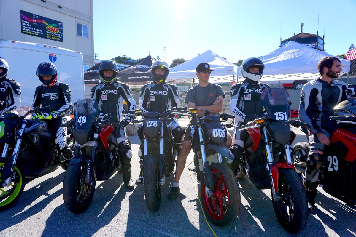 HWoodElectrics's tweet photo. #MadeInUSA: #ZeroMotorcycles.
From #ScottsValley to #LagunaSecaRaceway!
#ReFuel2017 on all Electric #Motorcycles.
https://t.co/Nhsnm6zIHm https://t.co/1t80WJwPIG
