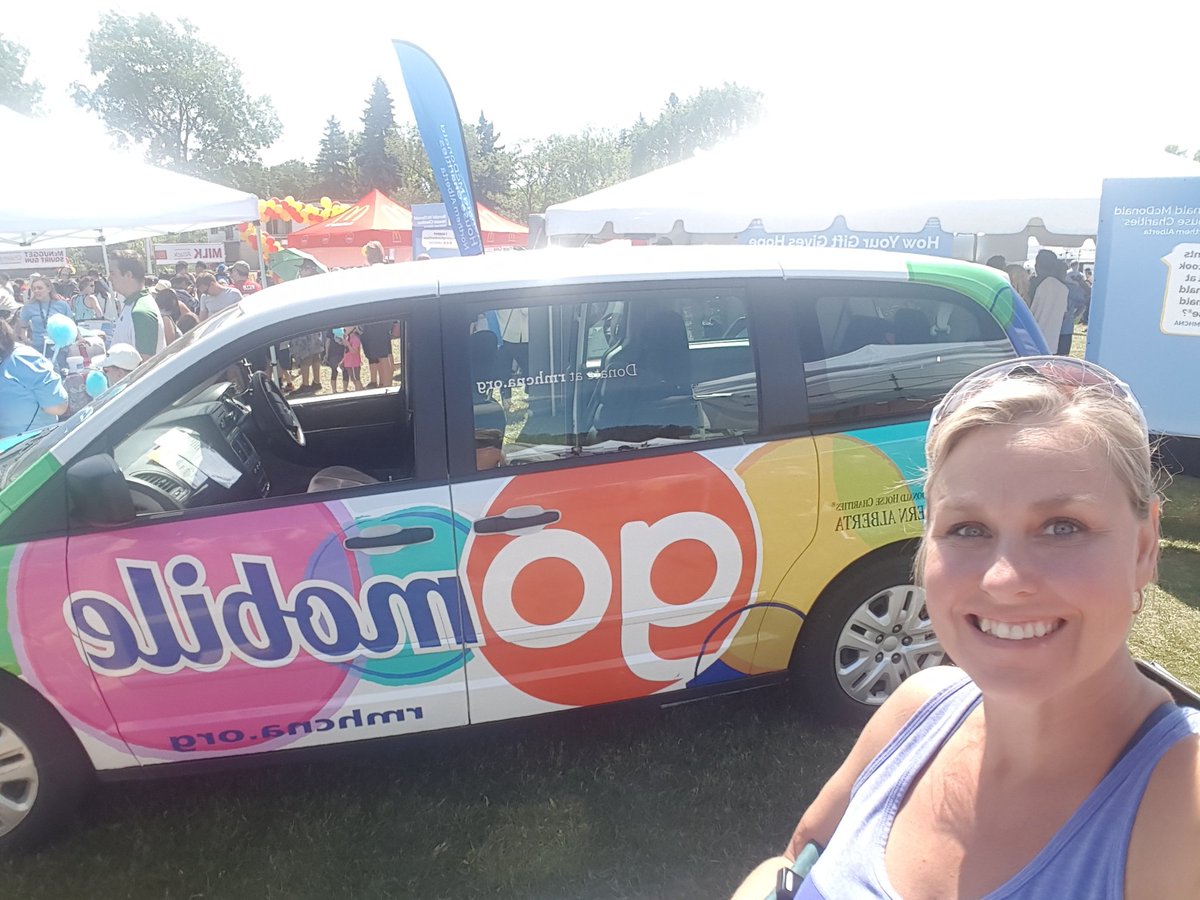 iKare_4Kids's tweet photo. Shuttle program @RMHCNA at the #RMHCNABlockParty.Did you know this is completely run off donated gas cards and volunteers?
#volunteers #yeg https://t.co/86MTpyUAux