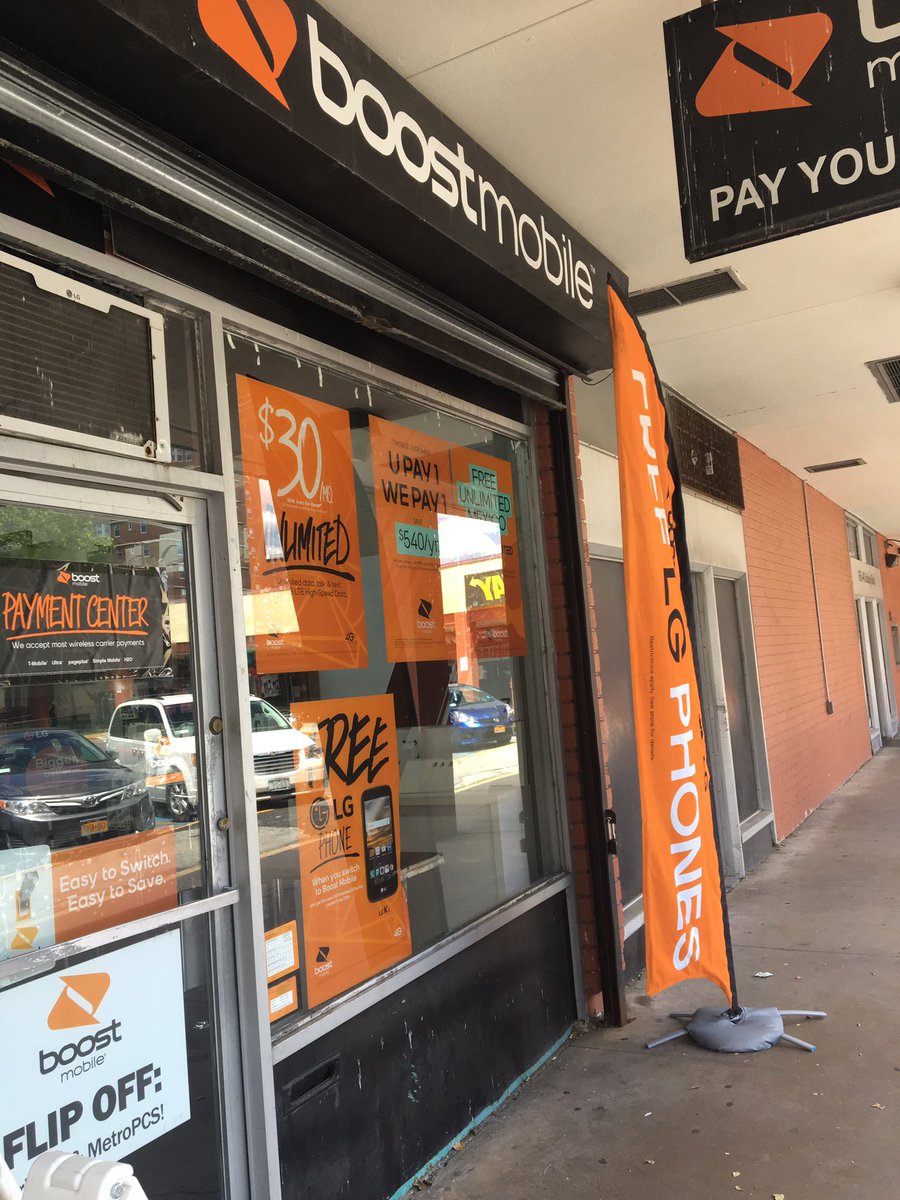 BArias1983's tweet photo. Another happy customer at Voicezone Wireless 2 #TeamCernadasNYC #Hyperdoor #50Unlimited #SwitchHappens #BoostMobile #winning https://t.co/Jqct8bdCl7