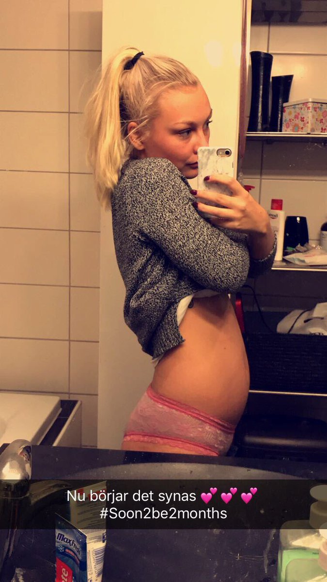 ebbafredrika's tweet photo. Första bilden var 17 mars, andra bilden är igår. Vet inte vad som är värst, att man tyckte man var stor då eller att man kmr bli större? https://t.co/oZKBvQp9Ge