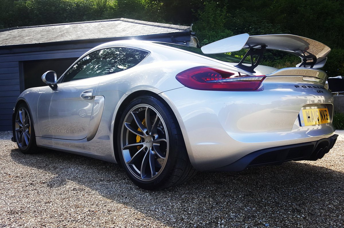 PlatDetailSW's tweet image. Porsche GT4 completed this afternoon - you won't see many of these on the mean streets of Devon so it was nice to work on one! 😎
