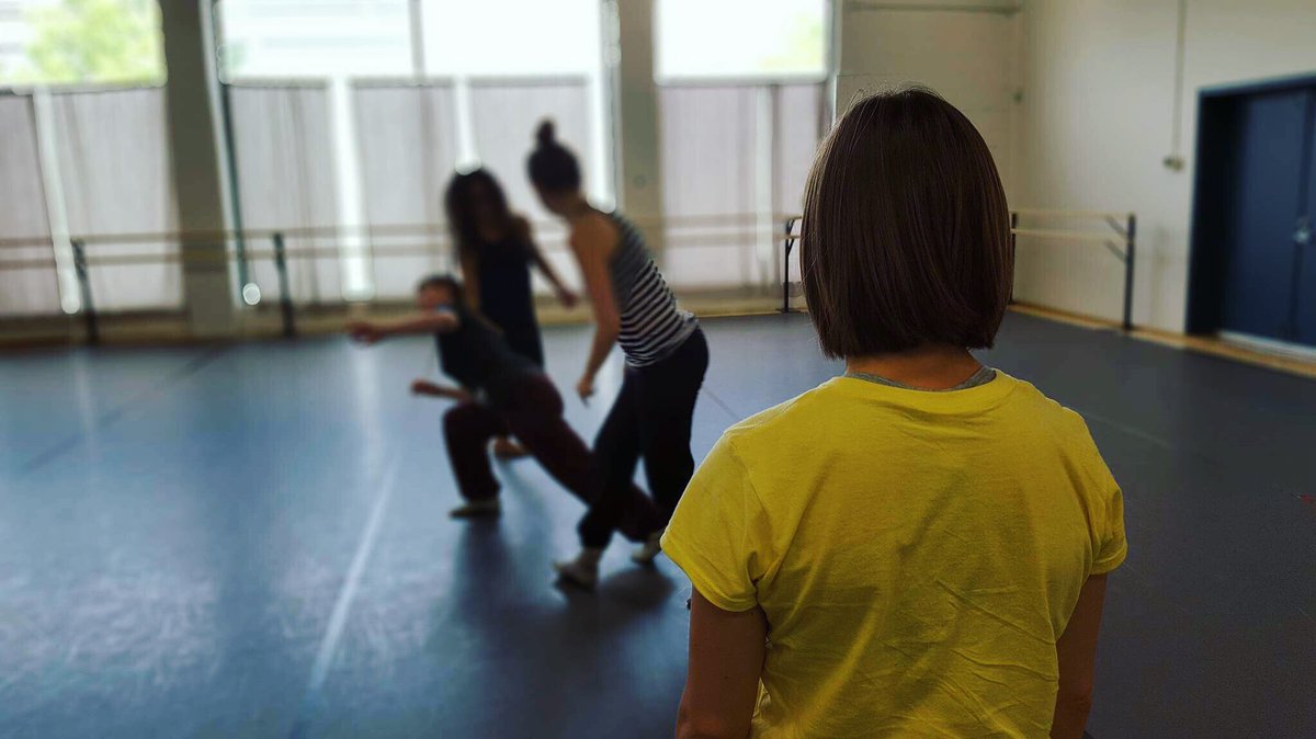 vazaridance's tweet photo. Day 1 of our #FeatsFest workshop went great. Come join us for day 2! Hosted by @ABDanceAlliance & @GoodWomenDance. https://t.co/NMF7qJDM22 https://t.co/FsIVD9ZrGI
