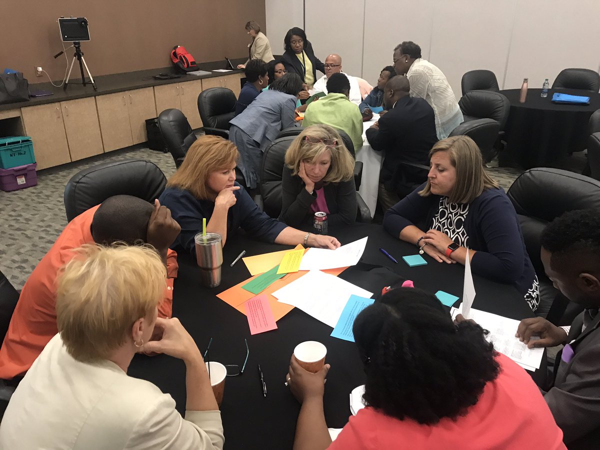 lmbfaris's tweet photo. @richlandone @breakoutedu Our Leadership Institute! https://t.co/tzxPmfVpKR