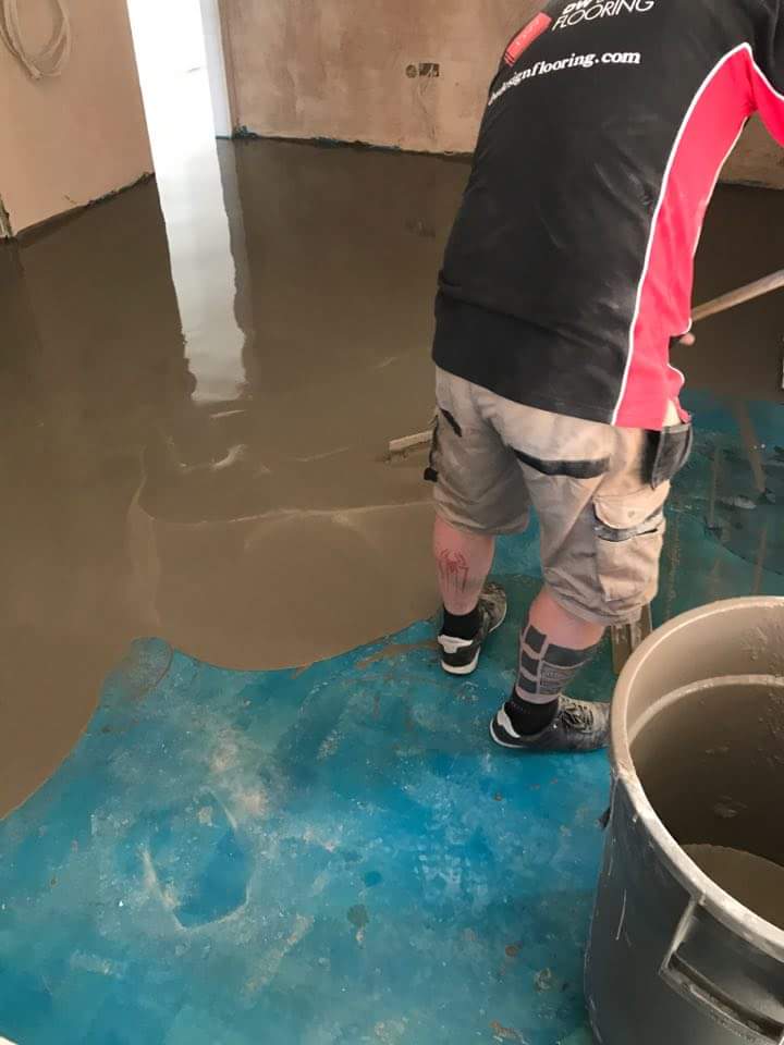 DW_Flooring's tweet photo. #300hd my old friend, we meet again. #f78 @FBallUK up at the @baytreehotel after a couple of delays we are finally there 😆😆💪👊☝ https://t.co/mRUj8XjuVd