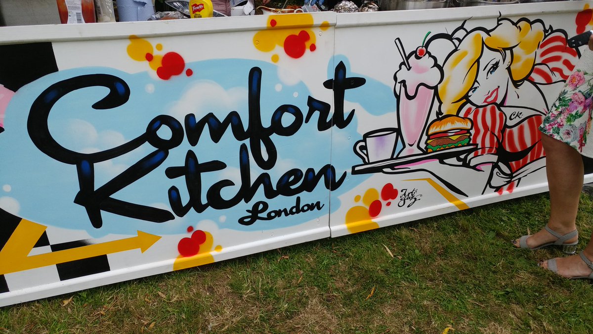 mintahatlantic's tweet photo. Had the pleasure of sampling @ComfortKitchenS burgers and chips and succulent buttermilk fried chicken. Cant wait to try chicken and waffles https://t.co/qRgO0UYT2b