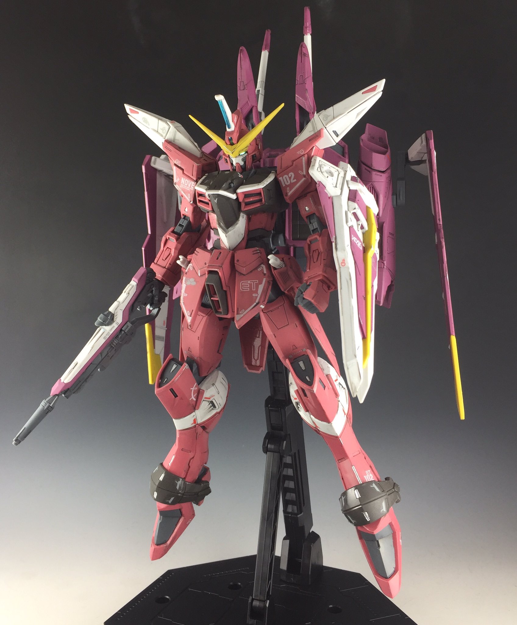 MGフリーダムガンダム エクストラフィニッシュバージョン MG 1/100 フリーダムガンダムエクストラフィニッシュ｜バンダイ