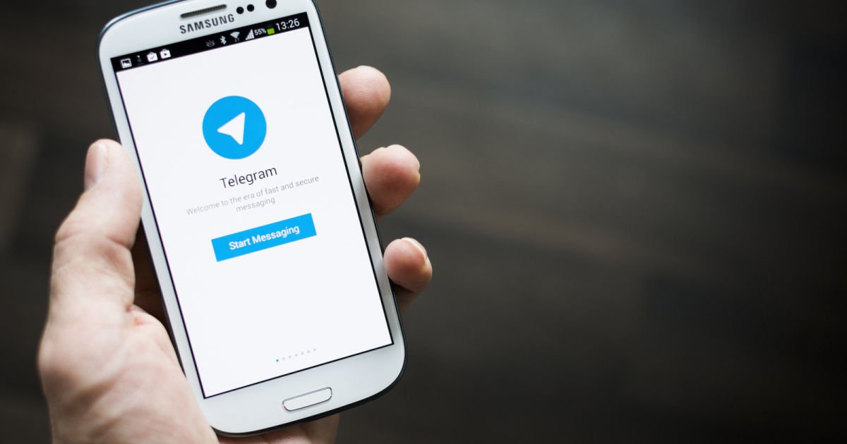 engadget's tweet photo. Russia threatens to ban Telegram if it doesn’t hand over data https://t.co/oZVfcGstbv https://t.co/zQltmdGigN