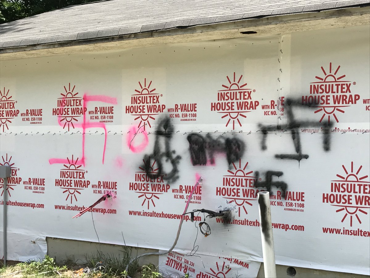 בילד: פאליציי פארשן בלומינגבורגער מקוה וואנדאליזם בילד: פאליציי פארשן בלומינגבורגער מקוה וואנדאליזם