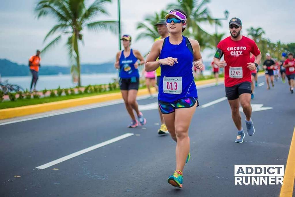 addictsportspa's tweet photo. “La vida es muy corta… correr la hace parecer más larga.” (Baron Hansen). #addictrunner #RunningIsMyDrug #running … https://t.co/TngSfZwfCb https://t.co/oF8Ik3arpG