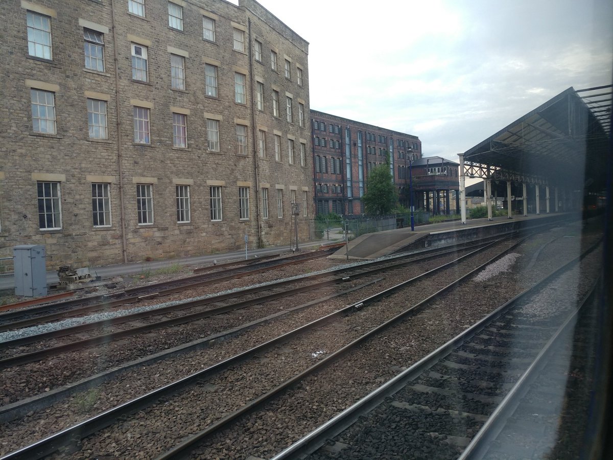 scamble446's tweet photo. #Huddersfield #GordonKaye #Yorkshire 
ona #Huddersfield #Retford #Train
https://t.co/mmLTZI1WPU
@luvthenorth444
@luvyorkshire444 https://t.co/JLNmmJ6lSQ
