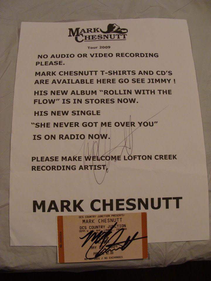 SarahLynnKIX96's tweet photo. Memorabilia Monday! The night I introduced @MarkChesnutt onstage! #memorabiliamonday #markchesnutt #countrymusic https://t.co/e7gubZwhuZ