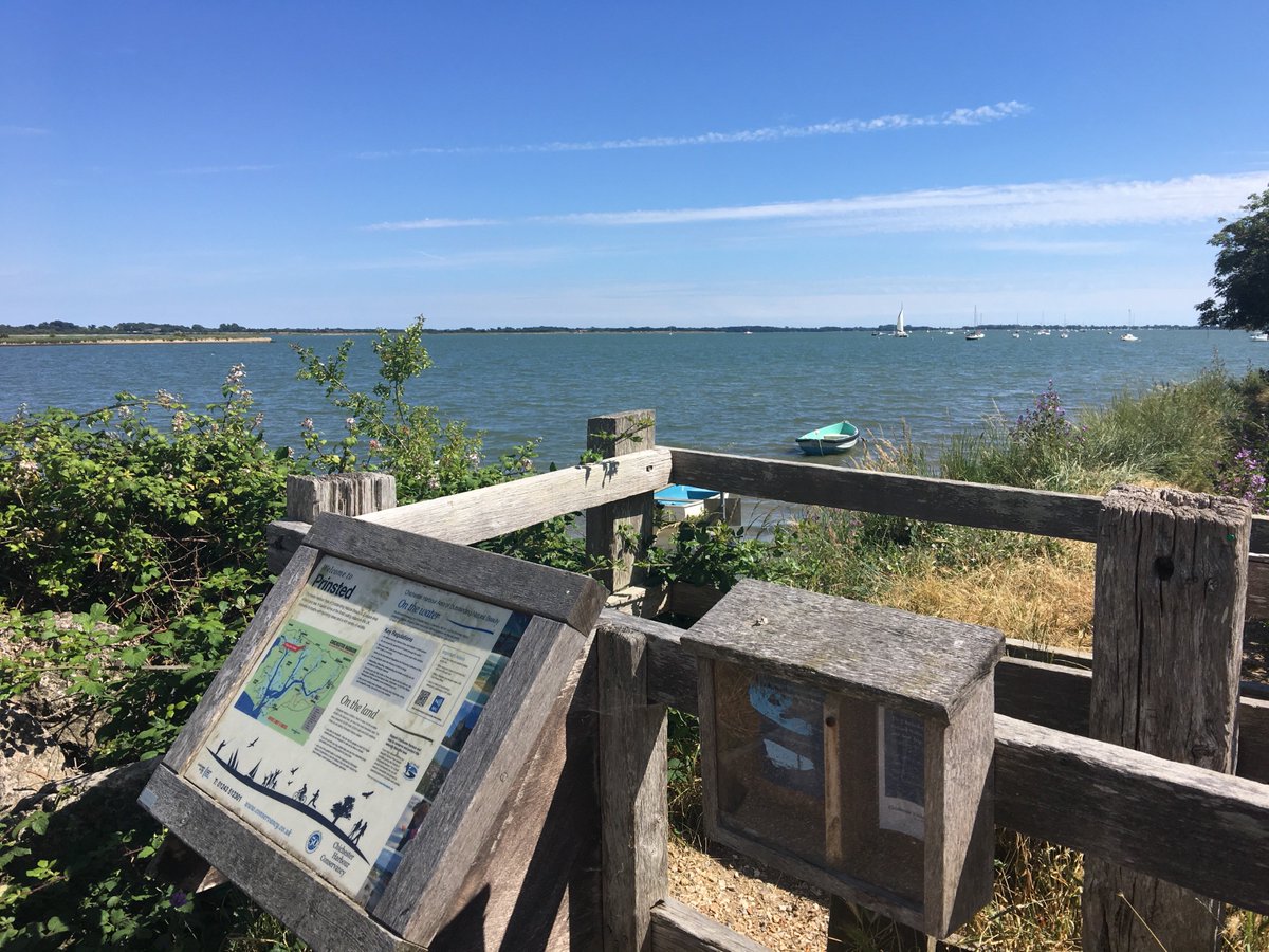 JSChichester's tweet photo. #Prinsted the forgotten #waterfront of @chichesterharbo Beautiful walks & not a soul in sight! #walking #propertyexperts #lovewherewelive https://t.co/j2EgIYHrjN