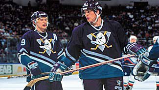 BarDown's tweet image. These two going into the HHOF together is just too perfect.
#Besties