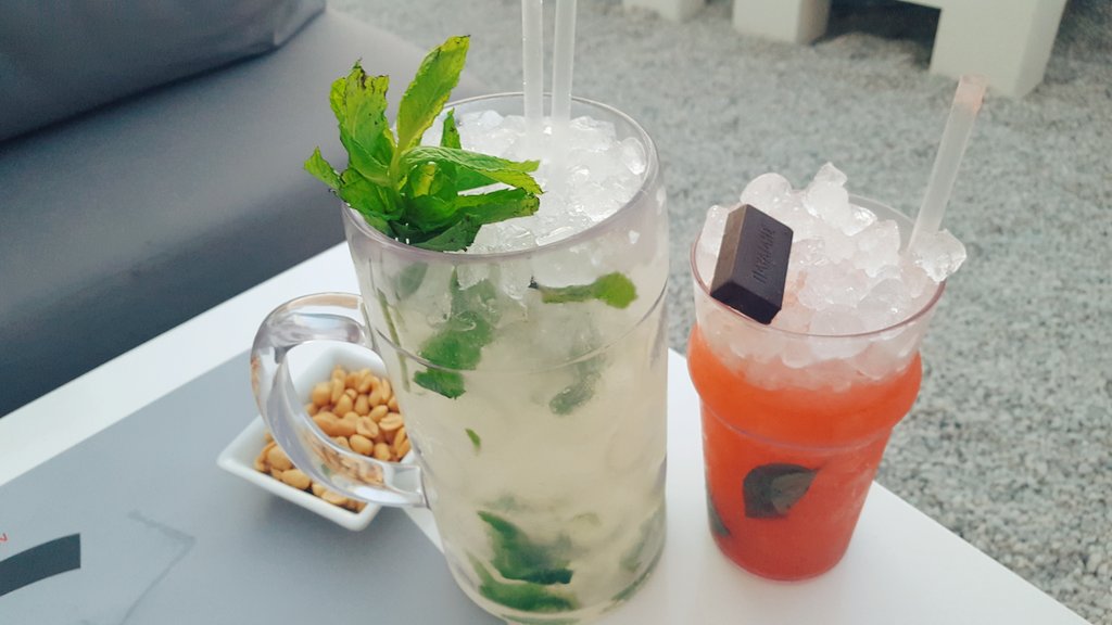 DairyGoodness's tweet photo. #Cocktails anyone....
#Paros https://t.co/h9UYmKZauB