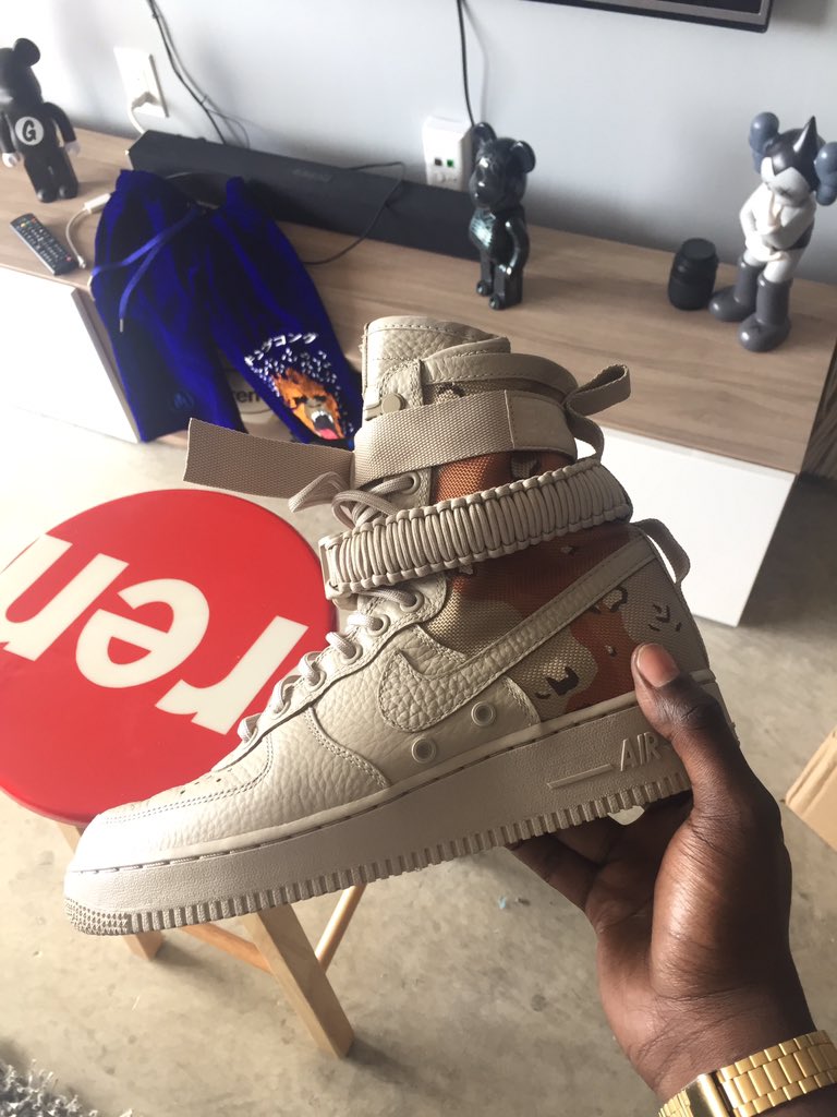 dapperdistress's tweet photo. Supreme + Hades NYC https://t.co/FCWLmxFVBa