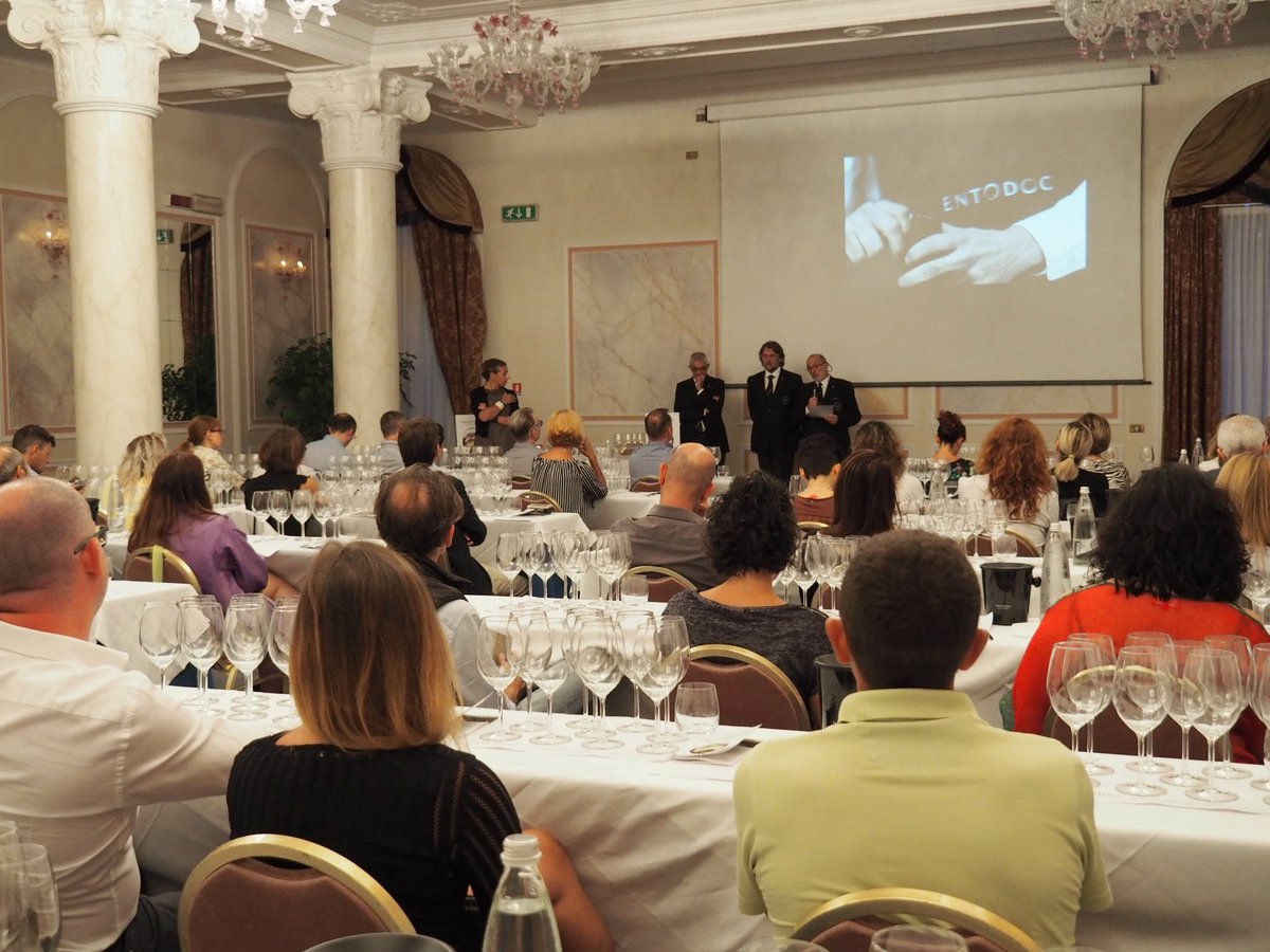 trentodoc's tweet photo. Sold out alla degustazione #Trentodoc con @laComitissa @AISVerbania  @AISPiemonte https://t.co/nKcBvSX0A3