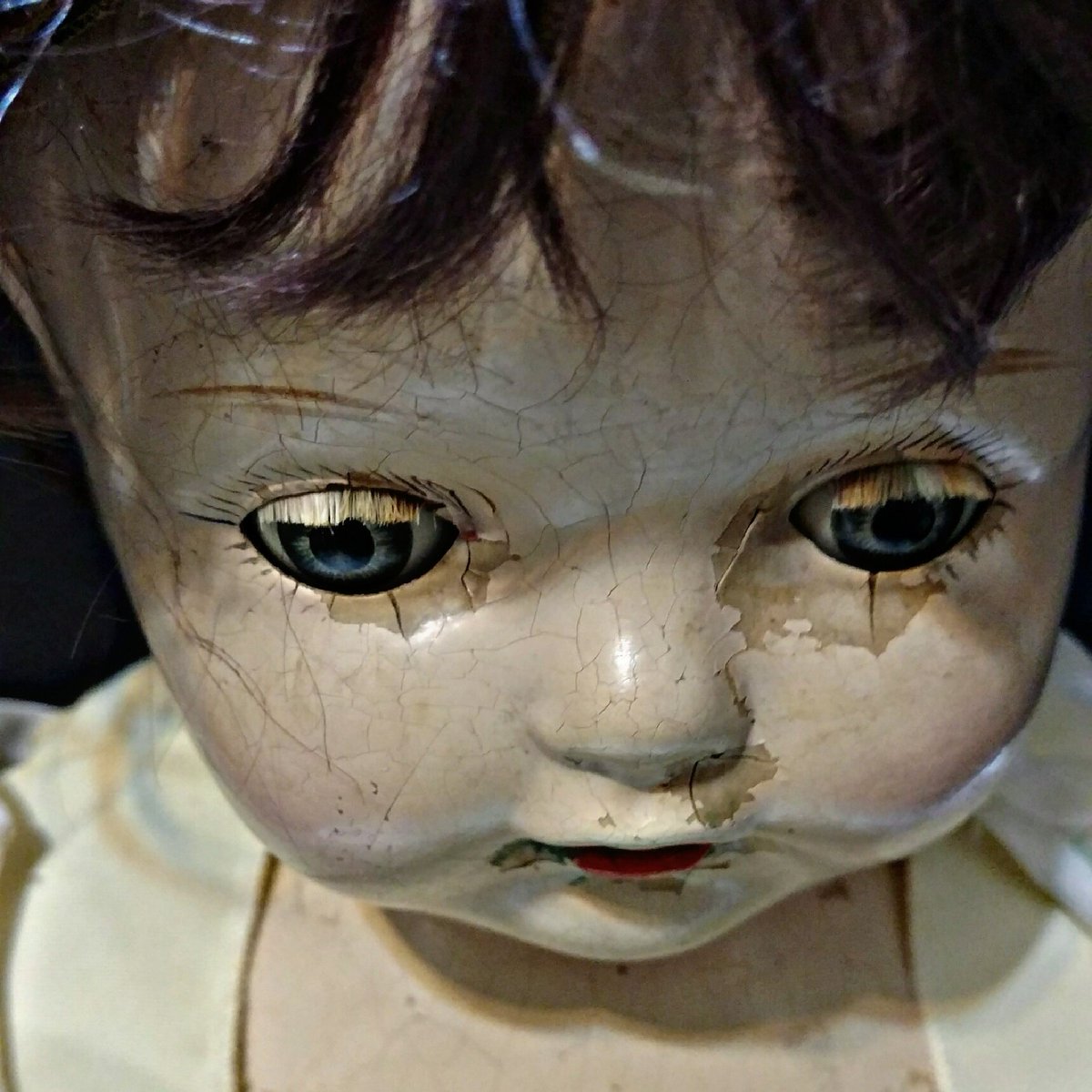 LoveBizarreOdd's tweet photo. Great addition to a creepy doll collection! https://t.co/6AcxTGIqYj
#creepydoll #doll #composition #cracked #crazed #lovebizarreoddities https://t.co/dcAz4zwa7i