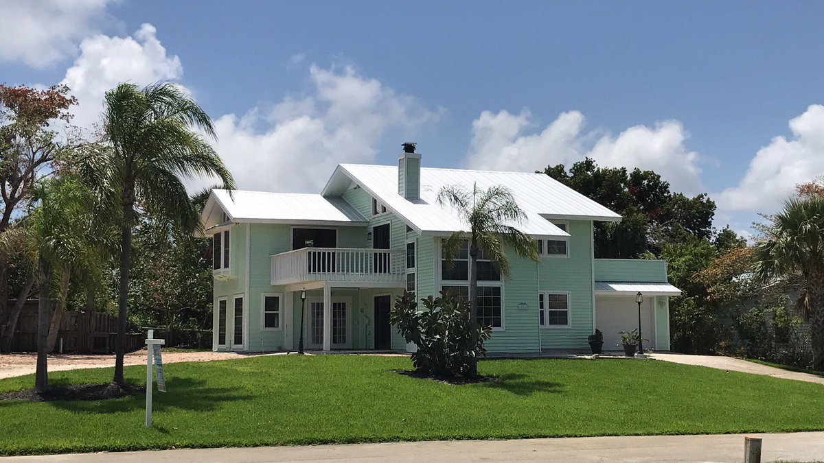 @JensenBeachNews  GREAT REMODELED HOUSE 4-SALE **OCEAN ACCESS #JensenBeachRealEstate
772-240-2589 @MelissaConradFL