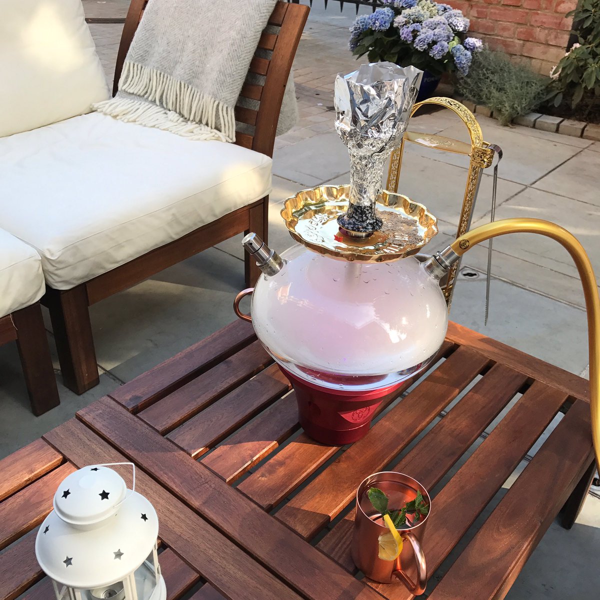 bespokeshisha's tweet photo. Shisha, drinks, food and a blanket? What more could you ask for? #shisha #Hookah #london @TheLalitLondon https://t.co/vyg1HQ4VbD