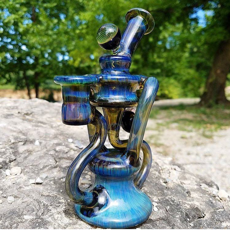 headstash_co's tweet photo. ⠀ #repost @bigtime_smokeshop Glass by @asthmatic_glasstastic #recycler #headstash https://t.co/ivzJtHM1yN