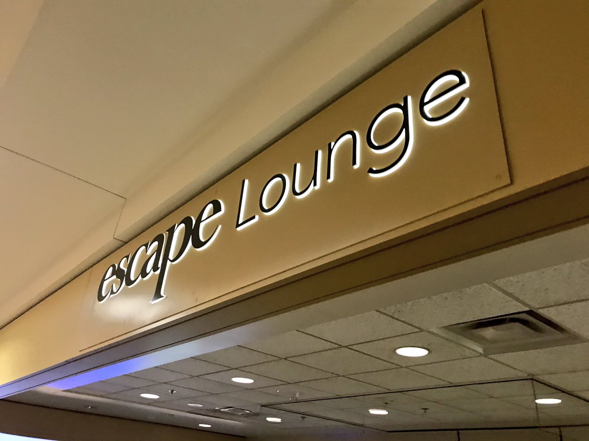 unaccompflyer's tweet photo. The Escape Lounge in Minneapolis is surprisingly fantastic. With new Priority Pass restrictions I was one of four guests. #Travel #EscapeMSP https://t.co/l7K4wduJjK