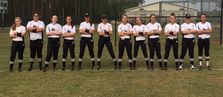 grichardson2002's tweet photo. Looking forward to Colorado Sparkler Jr this week w/ my girls! #2 #softball @ATLPremier02 @triplecrownspts @MercerUSoftball @UCCSSoftball https://t.co/9cCWj5M4FP