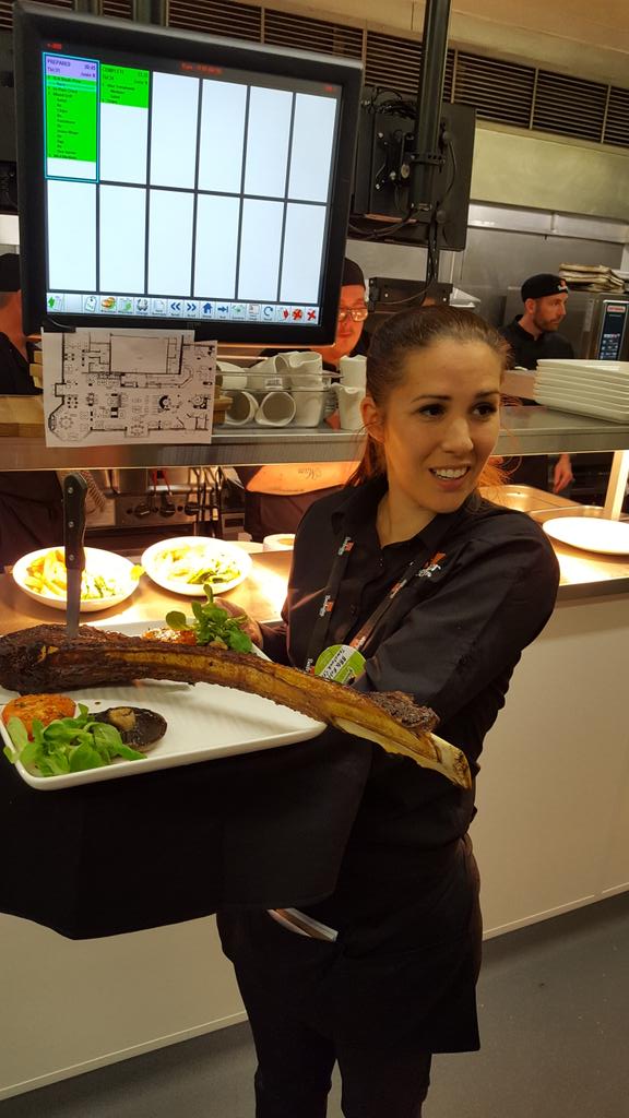 FelipeAngulo84's tweet photo. First day as a Beefeater 🎉💪 @BeefeaterSthEnd and Josie already smashing a Tomahawk! Boom 💣💥😂 @GriffinNathan @StaplesClaire @beefeatergrill https://t.co/mKf8tMUDle