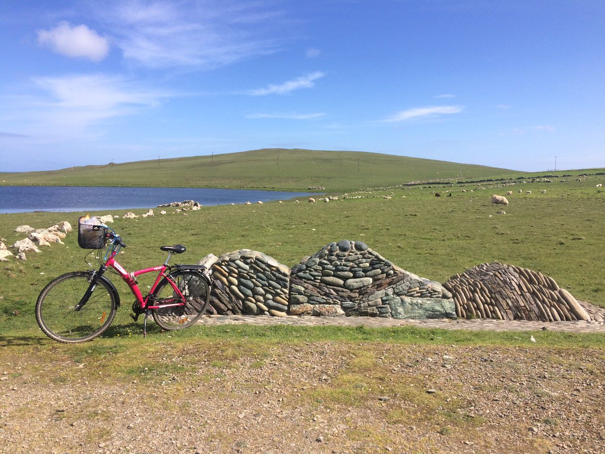 GreatGeology's tweet photo. Geosite 30 Funzie Beach deformed conglomerate, result of an overriding gabbro nappe, and another great geowall @GeoparkShetland!#100geosites https://t.co/zjGqpd3Epf