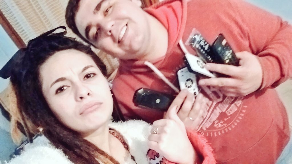 Ampariiin's tweet photo. Él tiene él control 😂😂😂😂 jajajaja https://t.co/7Kc3X5vZld