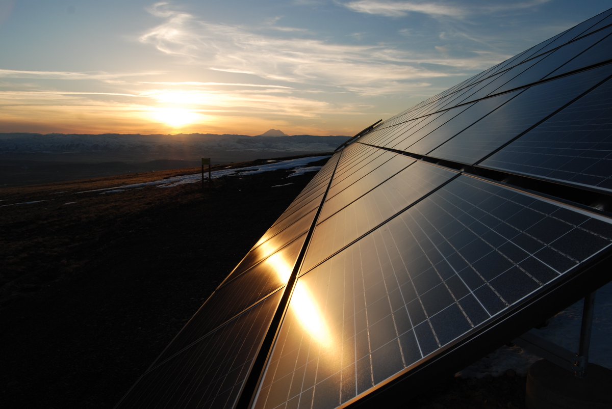 PSETalk's tweet photo. We believe in partnerships! Together w/cities & commercial customers we've created #GreenDirect, a renewable energy program #CleanTechPIE https://t.co/QQUmA1VscL