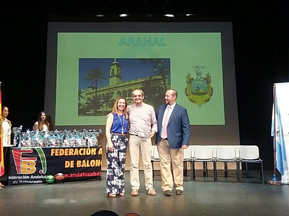 La gran familia del baloncesto en #VGALAFABSEVILLA. Fotos de <a href="/LemonBaloncesto/">Lemon Baloncesto</a> <a href="/cbmoron/">C.B. Morón</a> <a href="/JacarandaBc/">Jacarandá bc Brenes</a> y <a href="/SevillaFaB/">FAB Sevilla</a>