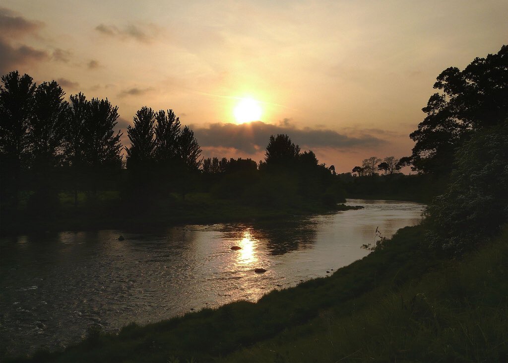 borderscouk's tweet image. ℹ Sunset over the River Teviot, Scottish Borders

▪️Credit: Picssr #LoveBorders
