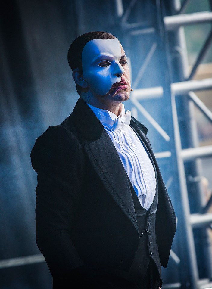 StageTalkUK's tweet photo. #WestEndLIVE2017 - @thebenforster &amp; @CelindeSchoen, stars of #PhantomLondon performing live on stage
@PhantomOpera @WestEndLIVE https://t.co/jXd0xHDz6T